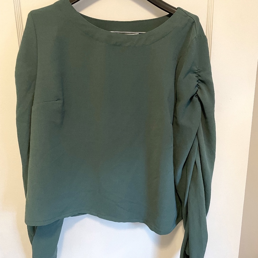 Elegant ruched sleeve blouse